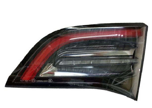 2021 Tesla Model 3 Nachrüstteile Rechte LED Rückbremse Innenlicht 1502089-00-B